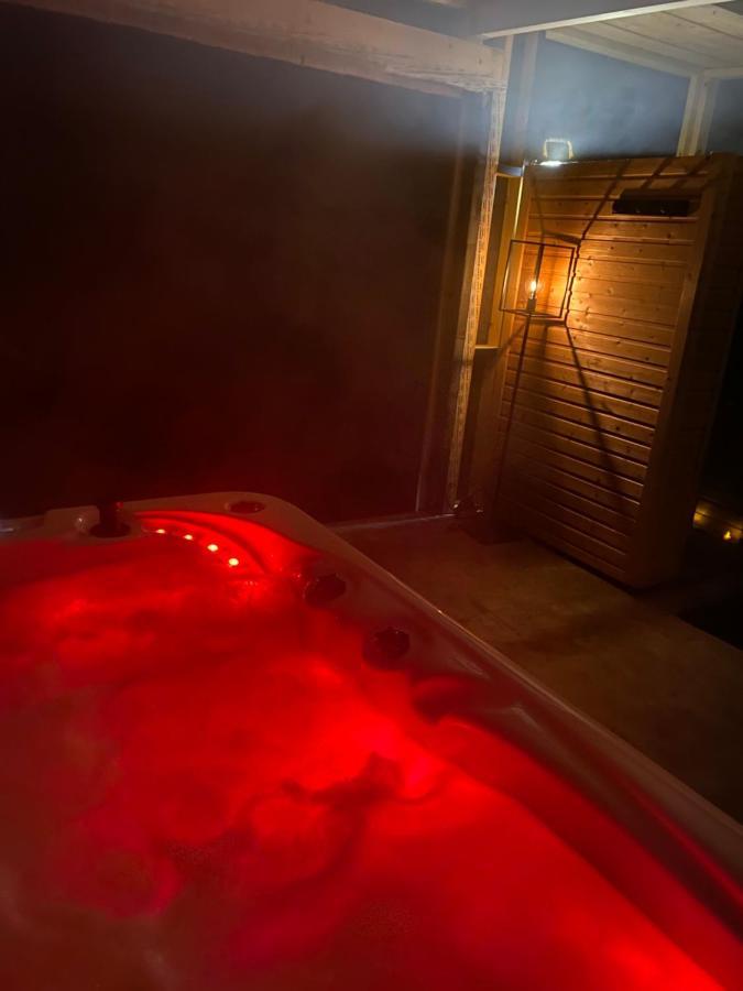 Kourline Villalunoterie Futuroscope Piscine Spa Oyre Екстер'єр фото